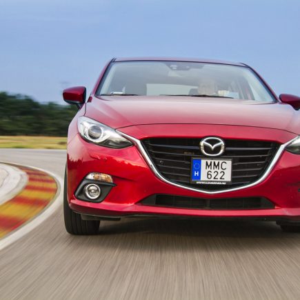 Mazda3 versenypálya, elölről