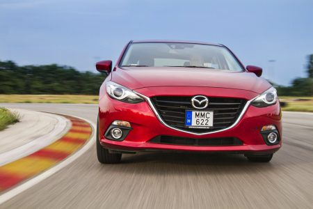 Mazda3 versenypálya, elölről