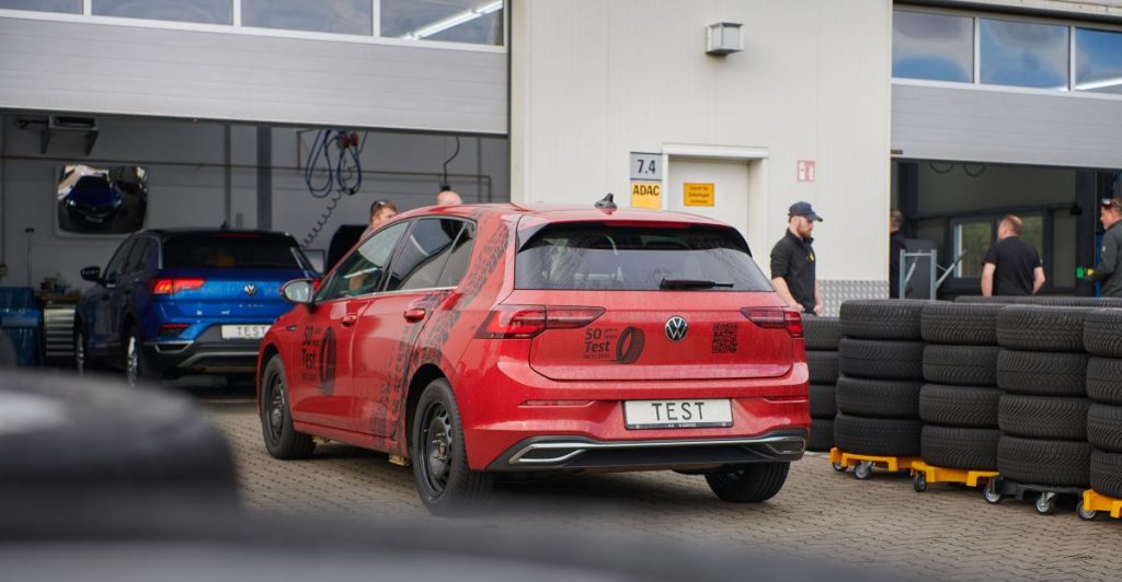 ADAC négy évszakos gumik tesztje 2026