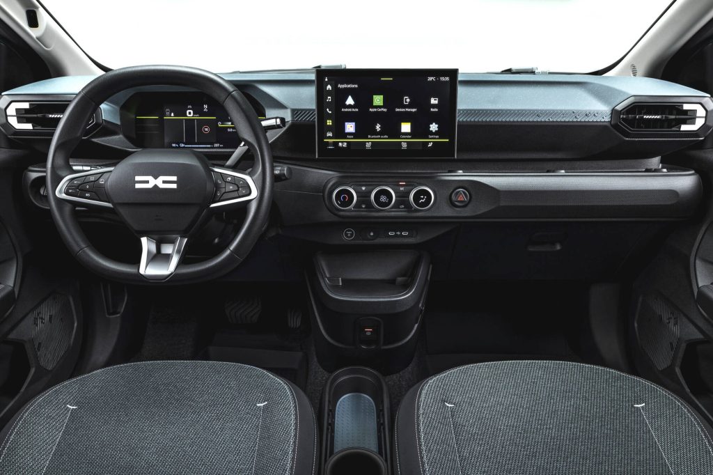 Új Dacia Spring műszerfal